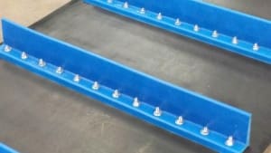 Article image of: Easy-Cleat aanboutbare meenemers voor transportbanden