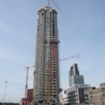 Article image of: Height specialists reinigt 158 meter hoge woontoren