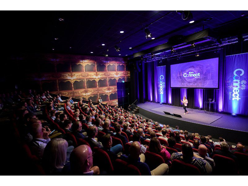 Maggie Slowik, eveneens Global Industry Director Manufacturing bij IFS tijdens de conferentie in Den Haag.