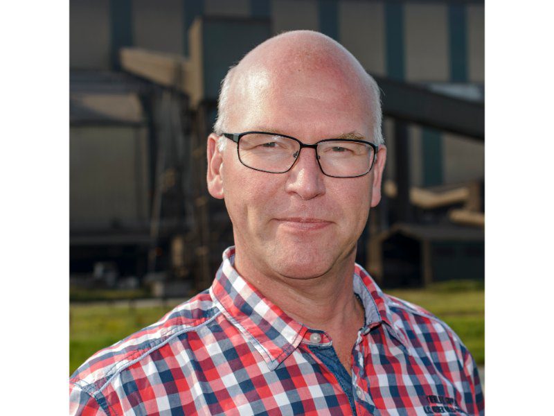 Hans Sintemaartensdijk, manager innovations asset management, is bezig met het steeds voorspelbaarder maken van het onderhoud bij Tata Steel IJmuiden.